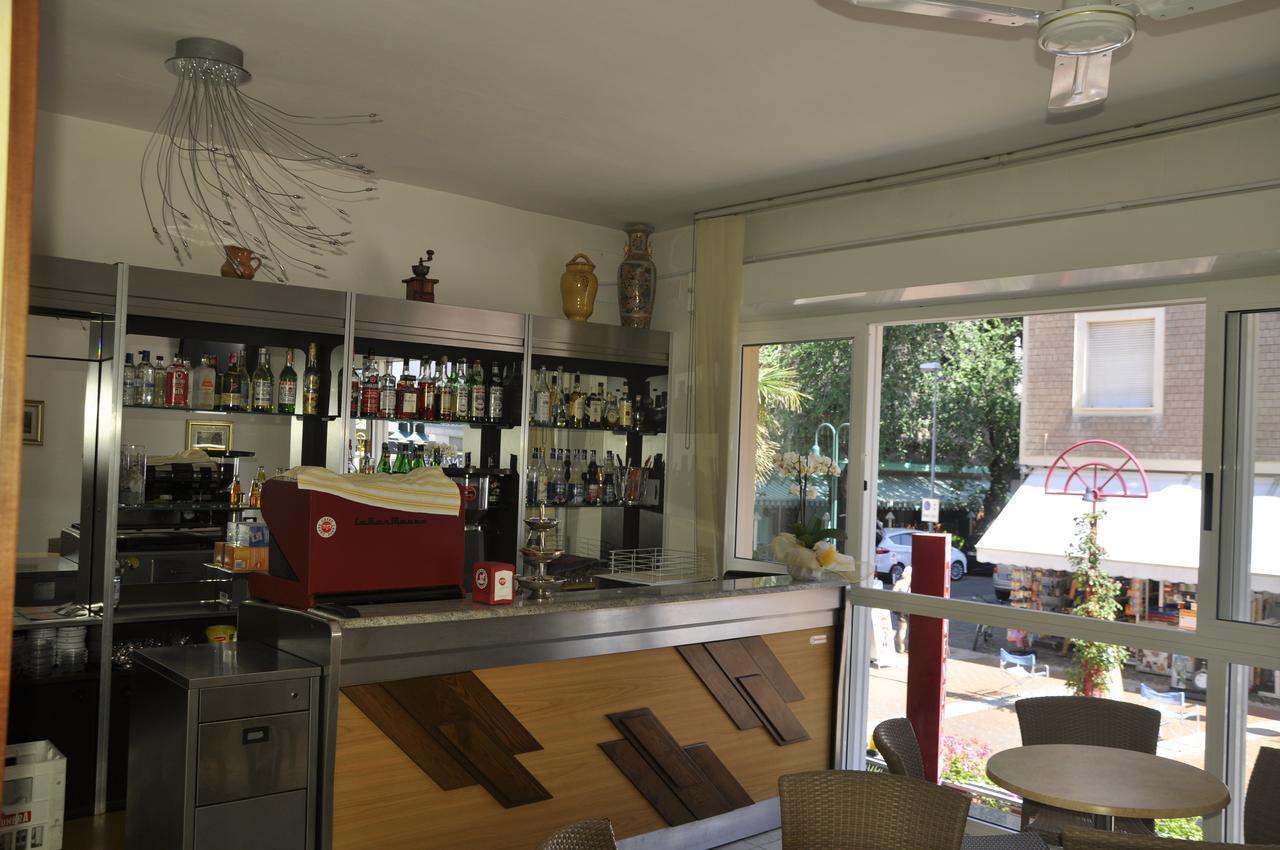 Albergo Larenzia Κατόλικα Εξωτερικό φωτογραφία