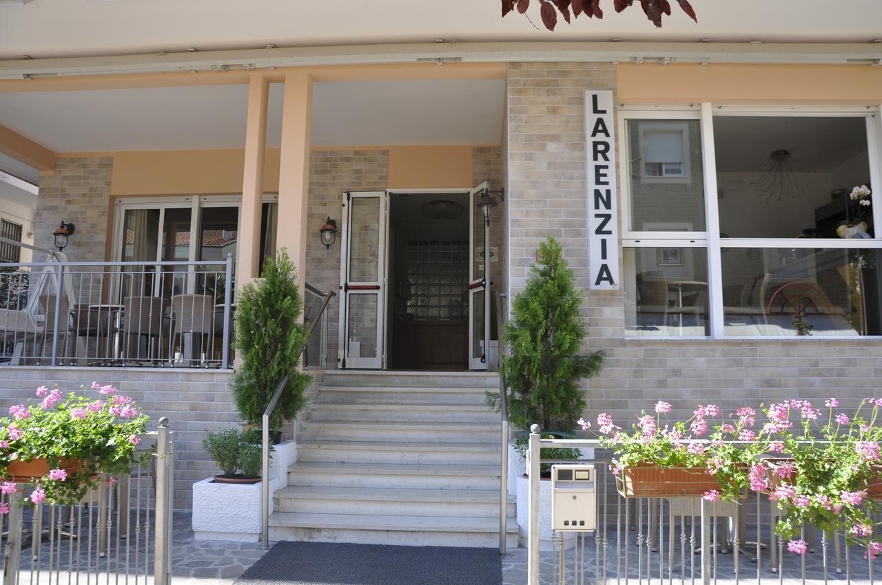 Albergo Larenzia Κατόλικα Εξωτερικό φωτογραφία